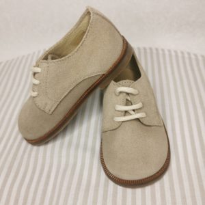 Zapatito tipo blucher de cordones de piel serraje